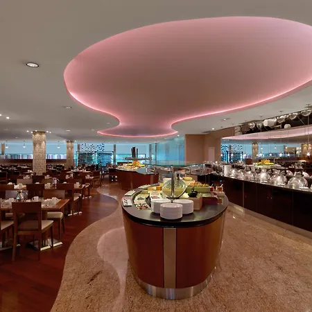 מלון Hilton Diagonal Mar ברצלונה