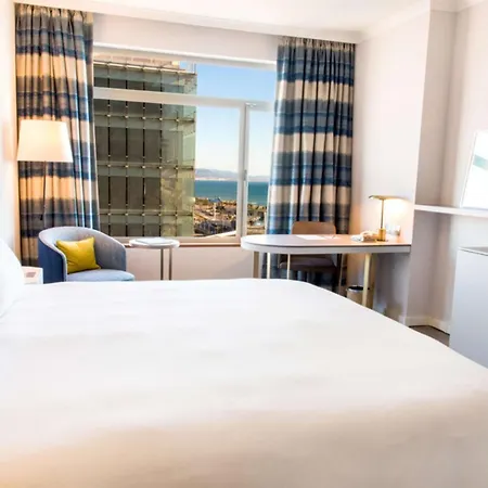 מלון Hilton Diagonal Mar