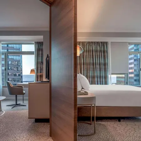 Hilton Diagonal Mar 4*