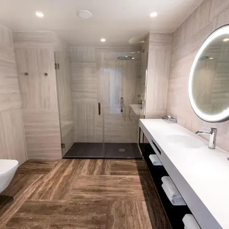 Hilton Diagonal Mar 4* Barcelona