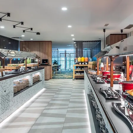 Hilton Diagonal Mar Hotel 4*