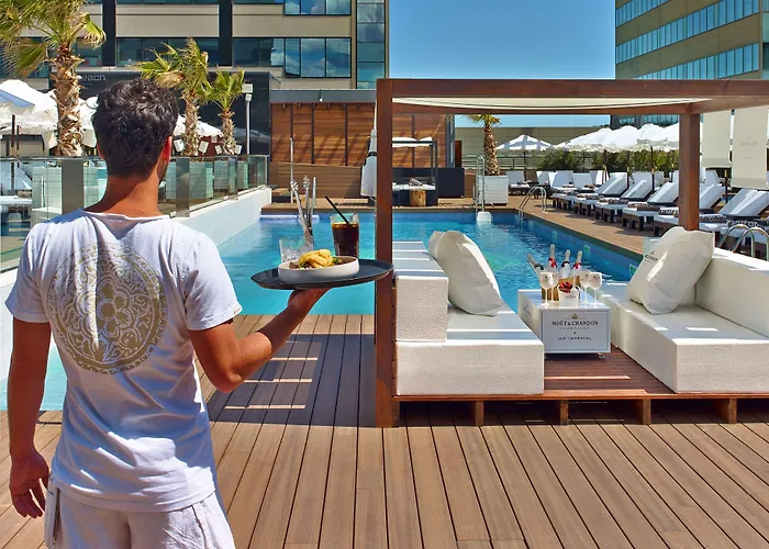 希尔顿巴塞罗那对角线三月酒店 4* 巴塞罗那