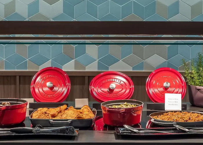 希尔顿巴塞罗那对角线三月酒店 4* 巴塞罗那