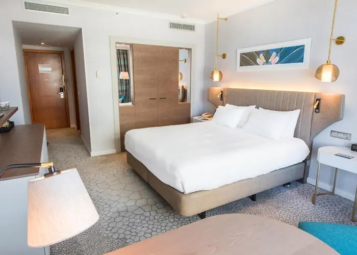 希尔顿巴塞罗那对角线三月酒店 4*