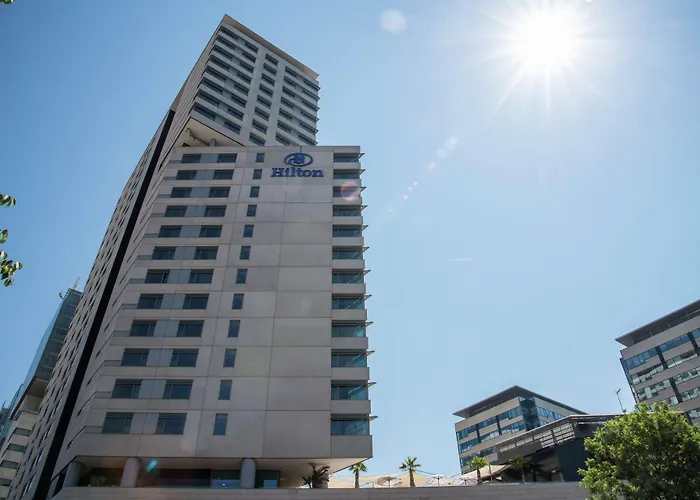 希尔顿巴塞罗那对角线三月酒店 4* 巴塞罗那