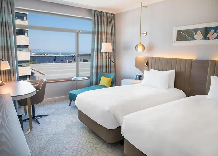 希尔顿巴塞罗那对角线三月酒店 4* 巴塞罗那