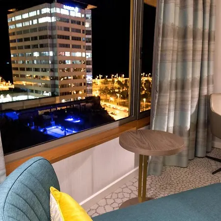 Hilton Diagonal Mar 4*