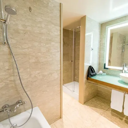 Hilton Diagonal Mar 4* Barcelona
